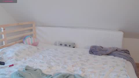 just me online show from November 22, 2025, 1:54 pm