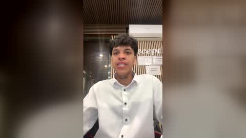 Snapshot of emi_it chatting on April 7, 2026, 3:23 pm emi_it online show from April 7, 2026, 3:23 pm