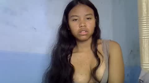 Snapshot of emiehottie chatting on June 6, 2026, 12:21 pm Ami online show from June 6, 2026, 12:21 pm