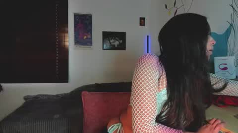 Emilia Gomez online show from February 20, 2026, 1:22 pm