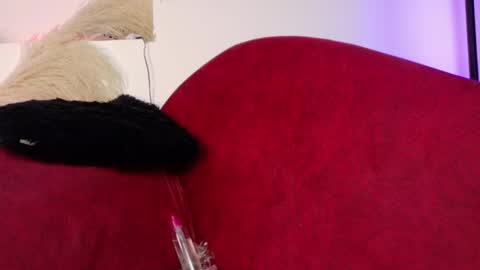 emiili_clark online show from March 21, 2026, 8:19 am