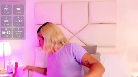 EMILY ROBERTS online show from January 6, 2026, 7:39 pm