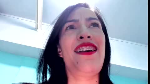 Snapshot of emiily_smile chatting on March 1, 2025, 2:55 pm Emily online show from March 1, 2025, 2:55 pm