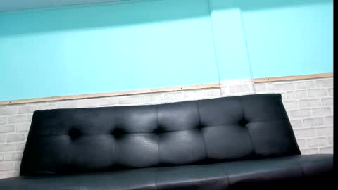 Snapshot of emiily_smile chatting on March 2, 2025, 12:01 pm Emily online show from March 2, 2025, 12:01 pm