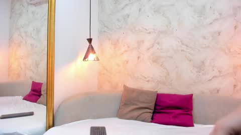 emiily_white_ online show from January 6, 2026, 7:28 pm