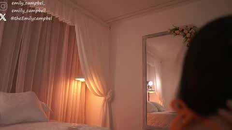 Snapshot of emiilycampbell chatting on April 19, 2026, 8:11 pm Emily Campbell online show from April 19, 2026, 8:11 pm