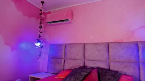 Emiily Grace online show from June 10, 2026, 11:42 am