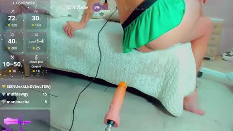 EmillySaenz online show from November 27, 2025, 6:32 pm