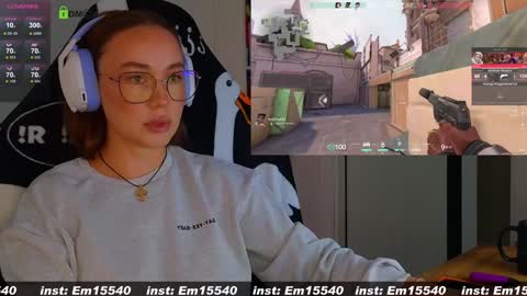 Snapshot of emili1_bc chatting on January 16, 2025, 9:59 am Emili online show from January 16, 2025, 9:59 am