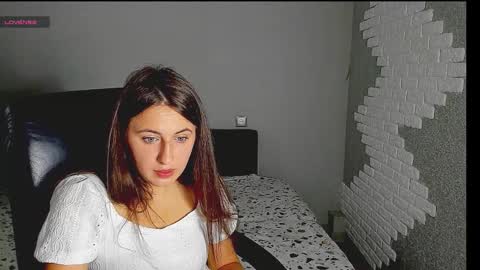 emili77777 online show from September 16, 2025, 6:58 am