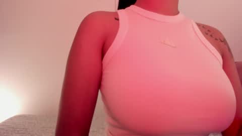 Snapshot of emilia_ghendle chatting on January 3, 2025, 2:32 am Emilia Big Boobs online show from January 3, 2025, 2:32 am