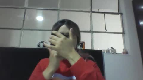 emiliahoney online show from December 18, 2025, 8:48 pm