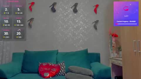 Emiliana online show from October 16, 2025, 1:01 pm