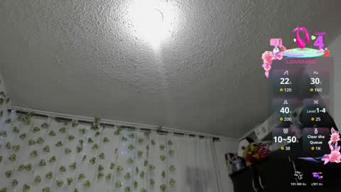 Snapshot of emiliarose_ chatting on June 8, 2026, 1:39 am EmiliaRose online show from June 8, 2026, 1:39 am