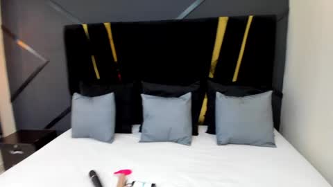 Snapshot of emiliee_xx chatting on February 3, 2025, 5:03 pm Emillie online show from February 3, 2025, 5:03 pm