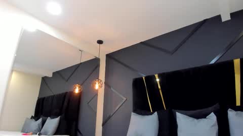 Snapshot of emiliee_xx chatting on March 5, 2025, 5:08 pm Emillie online show from March 5, 2025, 5:08 pm