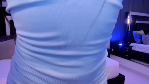 Snapshot of emiliee_xx chatting on October 7, 2025, 10:07 pm Emillie online show from October 7, 2025, 10:07 pm