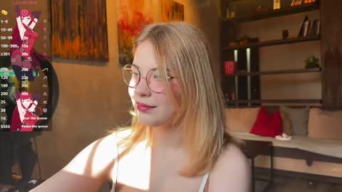 Aronia your fire friend online show from April 1, 2026, 11:33 am