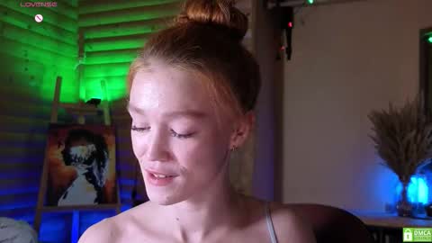 Emi  online show from November 22, 2025, 6:45 am