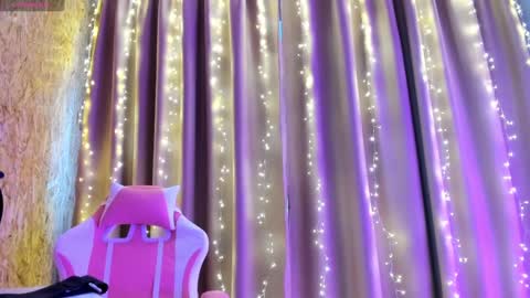 Snapshot of emiliyaqueen chatting on February 22, 2025, 2:17 am Emiliya online show from February 22, 2025, 2:17 am