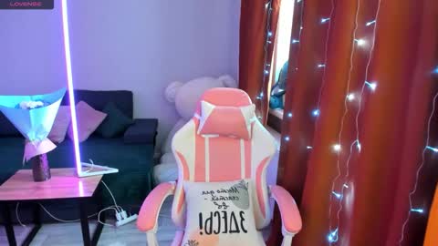 Emiliya online show from January 10, 2026, 4:47 am