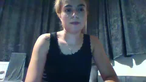 Snapshot of emilly_daniel chatting on February 2, 2025, 7:46 pm Emilly and Daniel online show from February 2, 2025, 7:46 pm