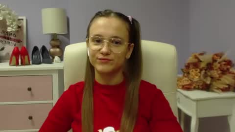 Emilly online show from December 3, 2024, 7:32 am