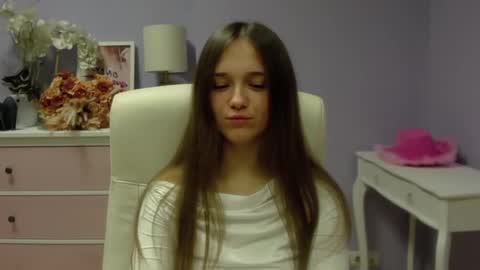 Emilly online show from January 28, 2025, 7:43 am