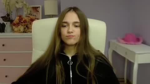 Emilly online show from January 31, 2025, 10:42 am