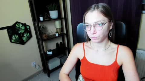 Emilly online show from February 6, 2025, 6:24 pm