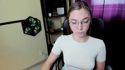 Emilly online show from February 11, 2025, 10:15 am