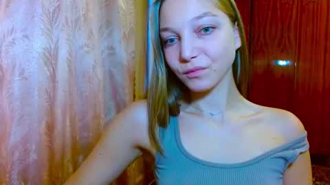 Emilly online show from December 3, 2025, 11:52 am