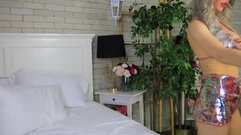 EMMA online show from October 5, 2025, 7:34 pm