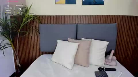 emillyharper_ online show from October 8, 2025, 4:10 am