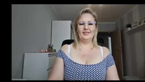 EmillyLove online show from February 11, 2026, 10:31 am