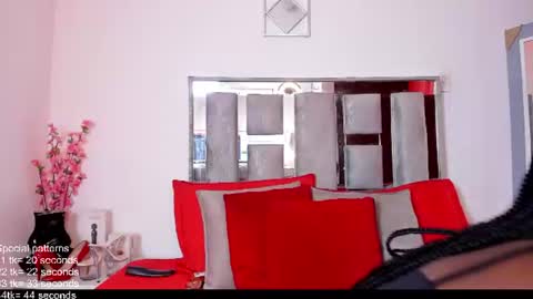 Emilly Roa online show from June 11, 2026, 7:23 pm