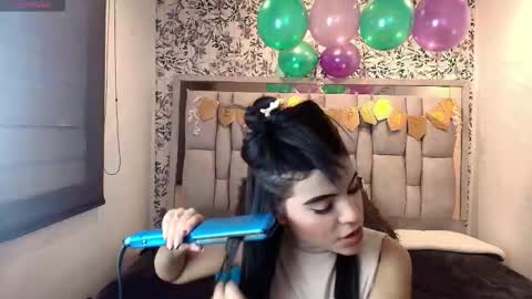 Snapshot of emily__cute__ chatting on February 21, 2026, 9:05 pm EMILY CUTE online show from February 21, 2026, 9:05 pm