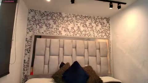 Snapshot of emily__cute__ chatting on February 26, 2026, 8:52 pm EMILY CUTE online show from February 26, 2026, 8:52 pm