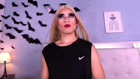 emily_castillo1_ online show from November 12, 2025, 4:24 am