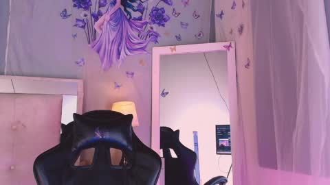 emily_castillo1_ online show from March 29, 2026, 6:02 am