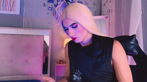 emily_castillo1_ online show from April 3, 2026, 5:05 am