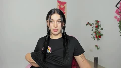 Emily  online show from September 30, 2025, 2:33 pm