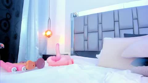 Snapshot of emily_gil1 chatting on January 21, 2025, 4:16 pm Emi online show from January 21, 2025, 4:16 pm