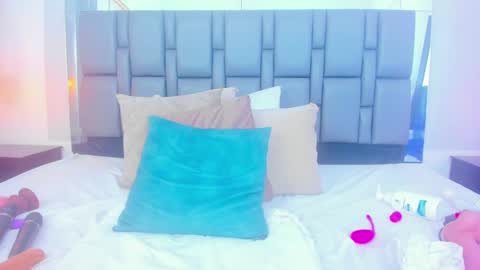 Snapshot of emily_gil1 chatting on January 24, 2025, 8:22 pm Emi online show from January 24, 2025, 8:22 pm