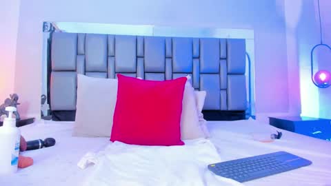 Snapshot of emily_gil1 chatting on February 28, 2025, 5:59 pm Emi online show from February 28, 2025, 5:59 pm