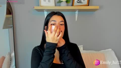 Snapshot of emily_haze chatting on February 27, 2025, 11:10 am Emily online show from February 27, 2025, 11:10 am