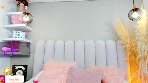 Snapshot of emily_hill___ chatting on January 17, 2025, 12:20 am EMILY Monday 5-2 am From Tuesday to Friday5-1 am Colombia time online show from January 17, 2025, 12:20 am