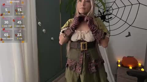 Snapshot of emily_jayreal chatting on October 31, 2025, 11:44 am Emily online show from October 31, 2025, 11:44 am