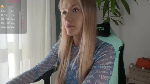 Snapshot of emily_jayreal chatting on November 20, 2025, 10:26 am Emily online show from November 20, 2025, 10:26 am