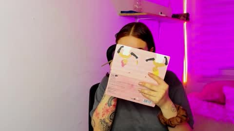 emily_lindey online show from December 23, 2025, 3:37 am